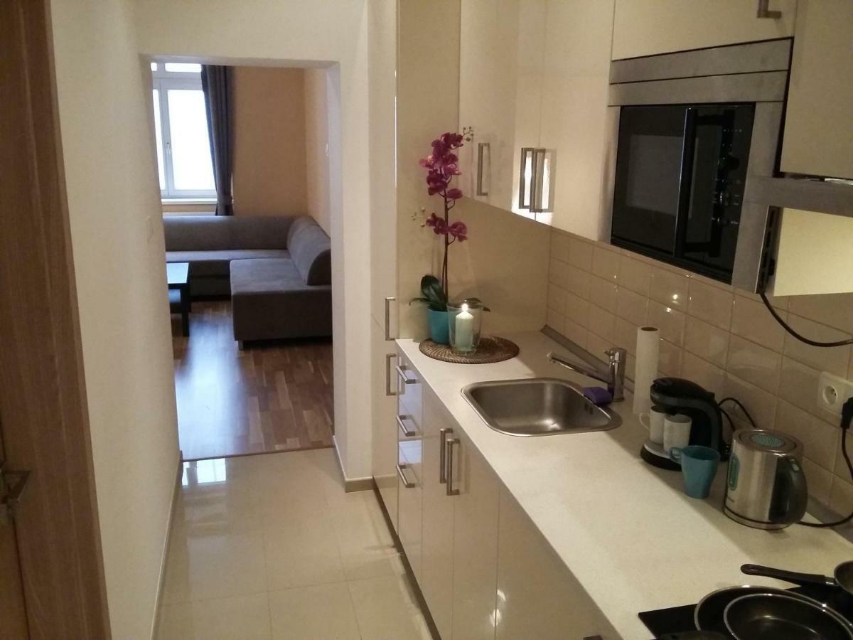 Angel Apartment Nr 4 Near To The Center 프라하 외부 사진
