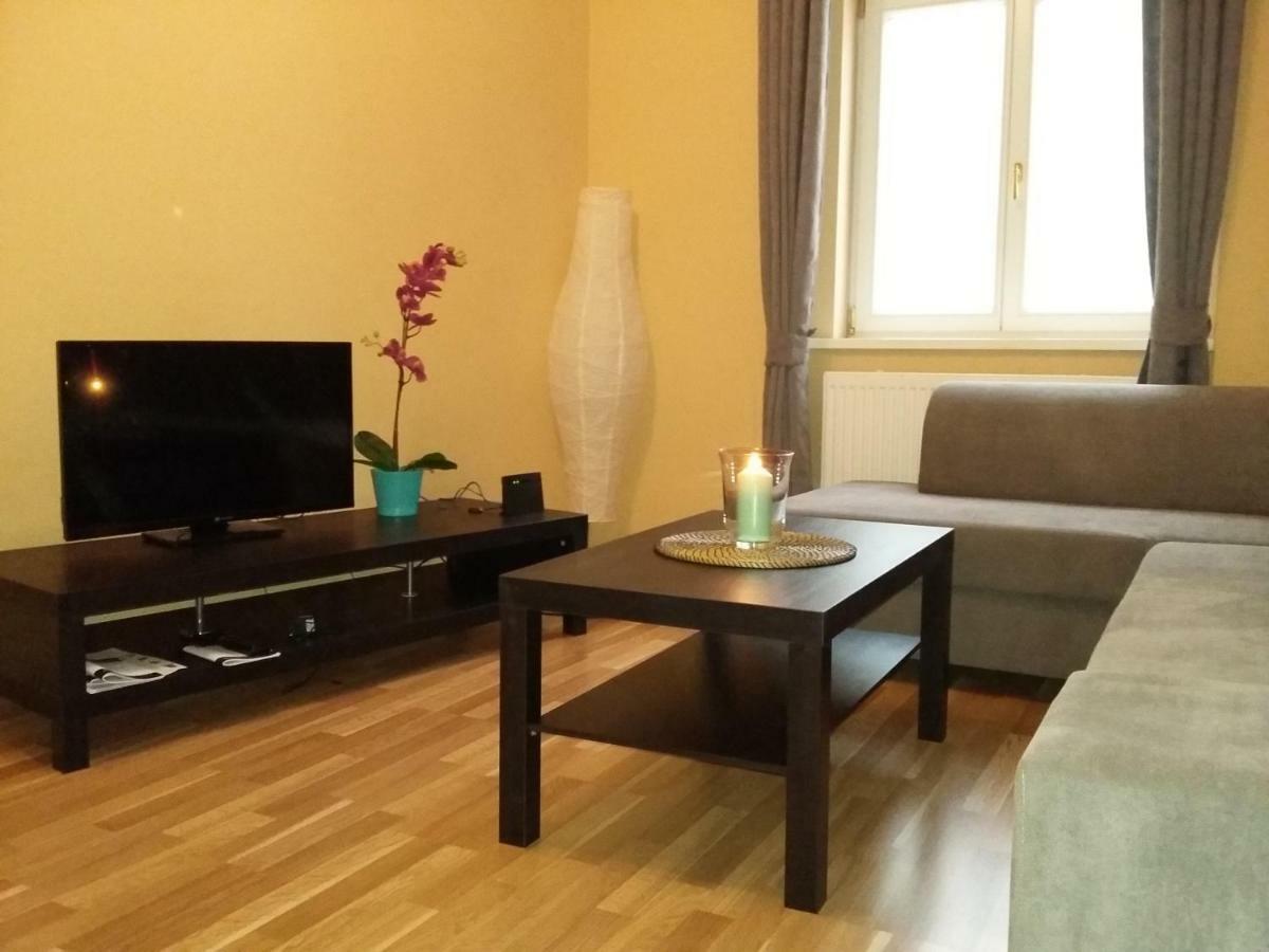Angel Apartment Nr 4 Near To The Center 프라하 외부 사진